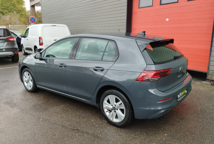 Volkswagen Golf VIII 1.0 e-TSi 110 S&S DSG7 Life Plus