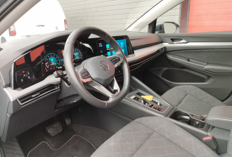 Volkswagen Golf VIII 1.0 e-TSi 110 S&S DSG7 Life Plus