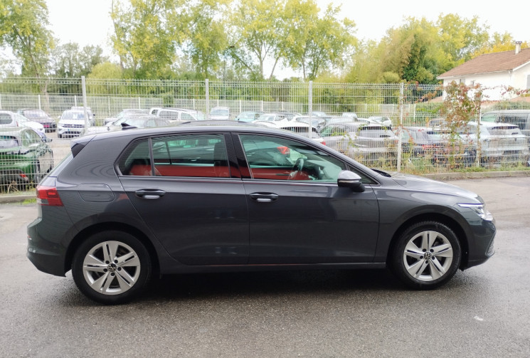 Volkswagen Golf VIII 1.0 e-TSi 110 S&S DSG7 Life Plus