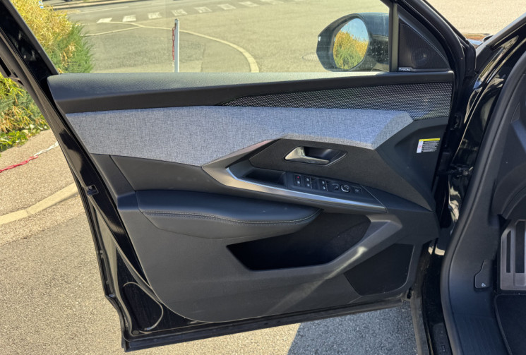 Peugeot 3008 1.2 Hybrid 136 cv Boîte auto GT hifi Focal, Alcantara