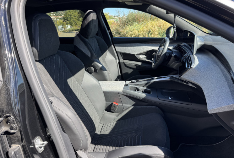Peugeot 3008 1.2 Hybrid 136 cv Boîte auto GT hifi Focal, Alcantara
