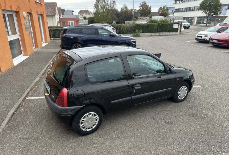 Renault Clio 1.4i 75ch
