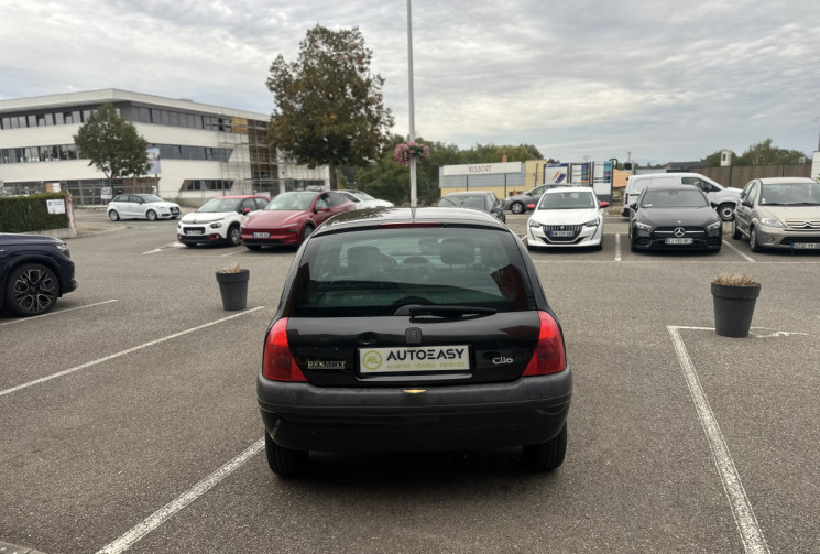 Renault Clio 1.4i 75ch