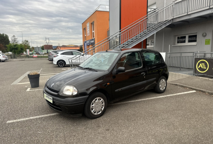 Renault Clio 1.4i 75ch