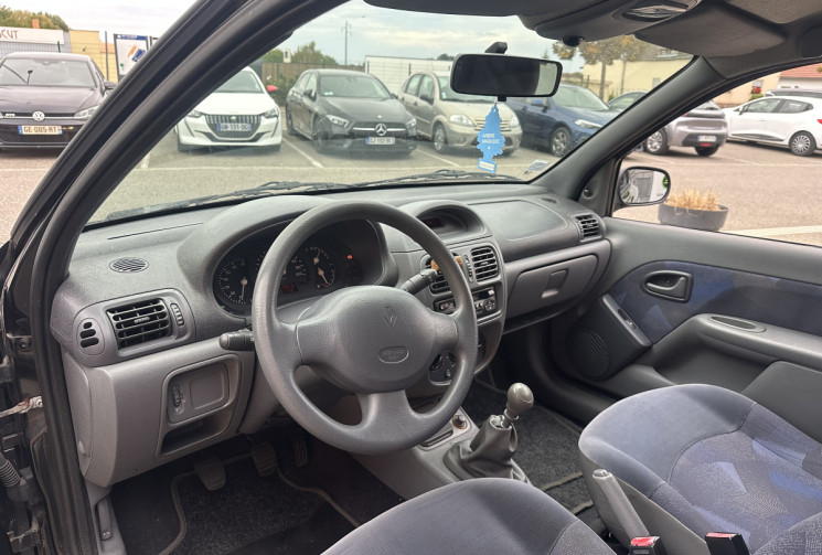 Renault Clio 1.4i 75ch