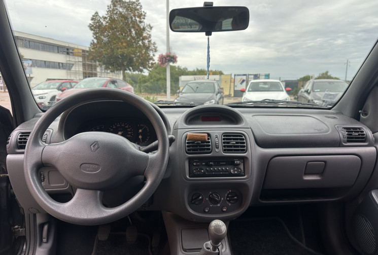 Renault Clio 1.4i 75ch
