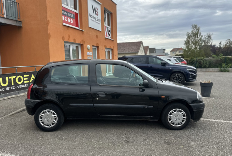 Renault Clio 1.4i 75ch