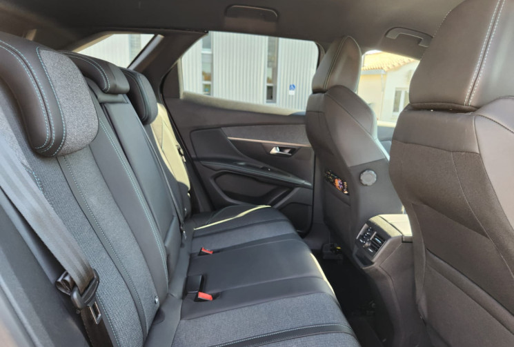 Peugeot 3008 1.5 HDI 130 FINITION ALLURE /SUIVI PEUGEOT/BOITE AUTO/EXCELLENT ÉTAT / GARANTIE 12 MOIS