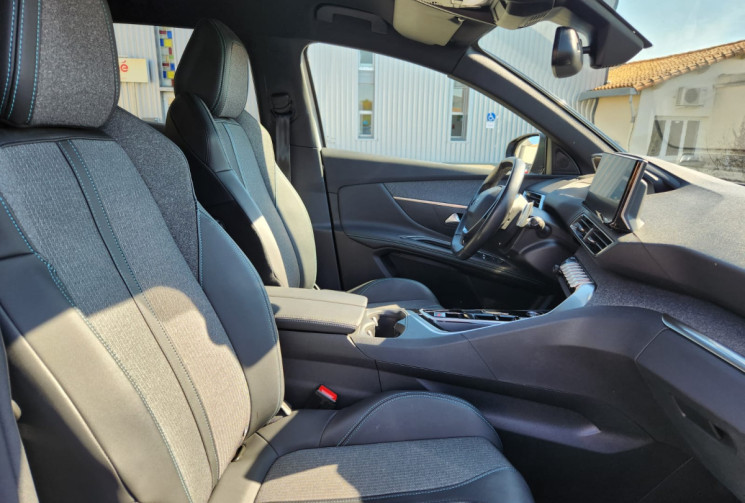 Peugeot 3008 1.5 HDI 130 FINITION ALLURE /SUIVI PEUGEOT/BOITE AUTO/EXCELLENT ÉTAT / GARANTIE 12 MOIS