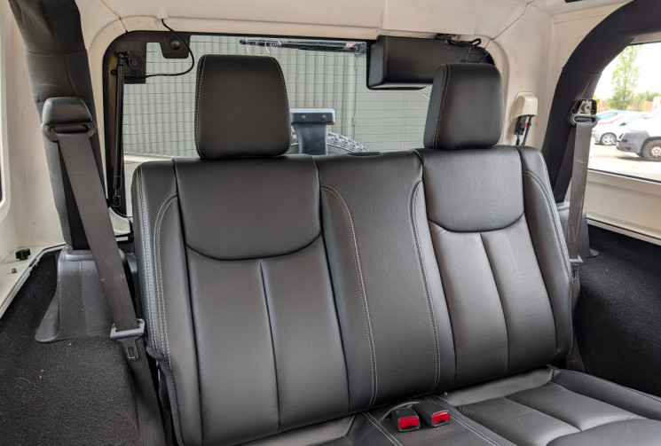 Jeep Wrangler 2.8 200 cv bva  sahara / hard top / galerie / gps / sono alpine