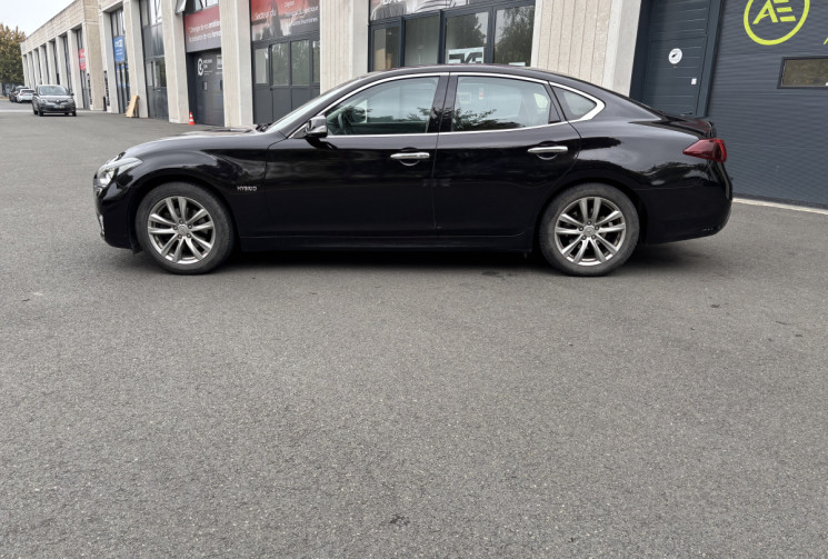  INFINITI Q70 3.5H V6 PREMIUM TECH