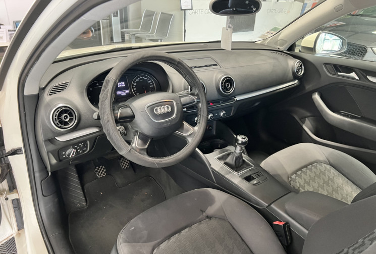 Audi A3 1.6 TDI 110 CH ATTRACTION 3 PORTES BVM6