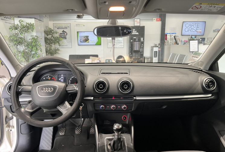 Audi A3 1.6 TDI 110 CH ATTRACTION 3 PORTES BVM6