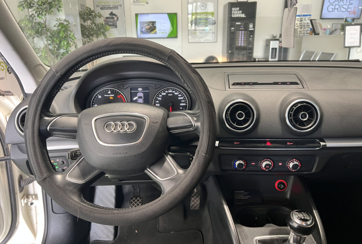 Audi A3 1.6 TDI 110 CH ATTRACTION 3 PORTES BVM6