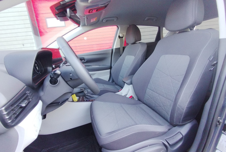 Hyundai BAYON 1.0 T-GDi 100 MildHybrid 48V DCT-7 Créative / Entretien Hyundai / Attelage amovible