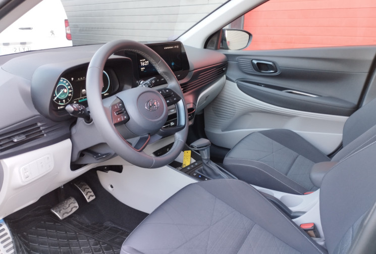 Hyundai BAYON 1.0 T-GDi 100 MildHybrid 48V DCT-7 Créative / Entretien Hyundai / Attelage amovible