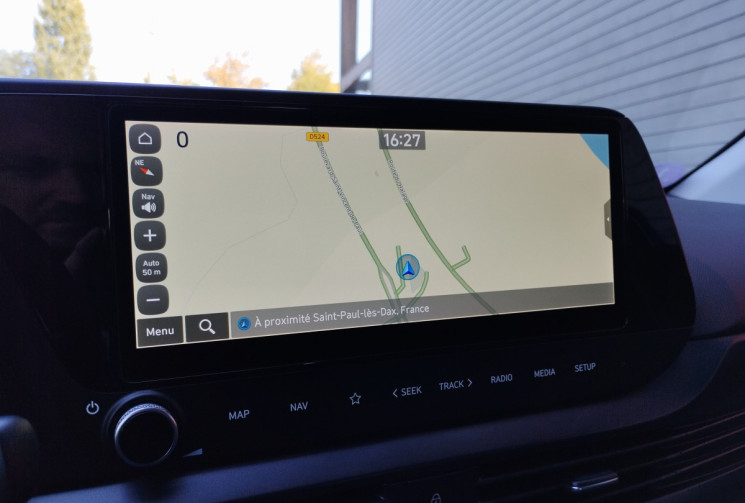 Hyundai BAYON 1.0 T-GDi 100 MildHybrid 48V DCT-7 Créative / Entretien Hyundai / Attelage amovible