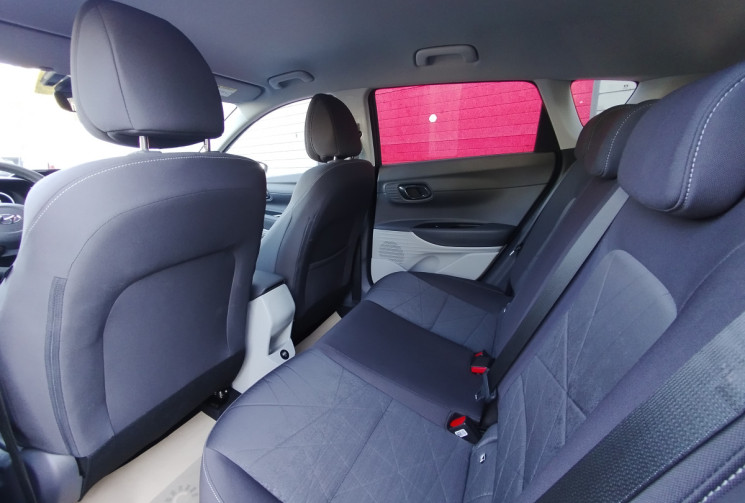 Hyundai BAYON 1.0 T-GDi 100 MildHybrid 48V DCT-7 Créative / Entretien Hyundai / Attelage amovible