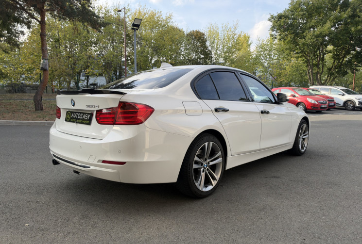 BMW Série 3 (F30) 320D 184 SPORT