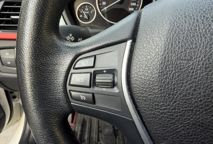 BMW Série 3 (F30) 320D 184 SPORT