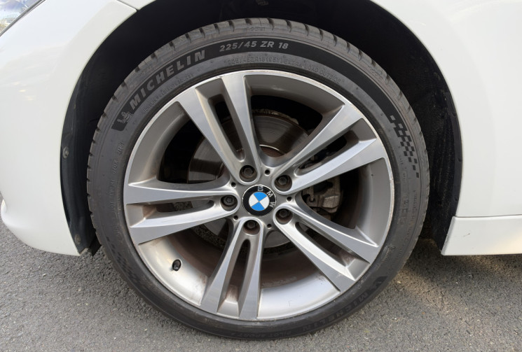 BMW Série 3 (F30) 320D 184 SPORT