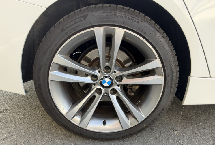 BMW Série 3 (F30) 320D 184 SPORT
