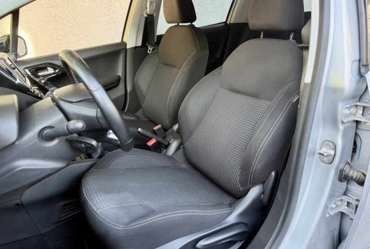 Peugeot 208 1.2 THP Allure 110 cv / 35 500 km / FULL Entretien PEUGEOT / Radar de recul