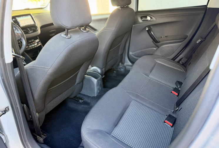 Peugeot 208 1.2 THP Allure 110 cv / 35 500 km / FULL Entretien PEUGEOT / Radar de recul