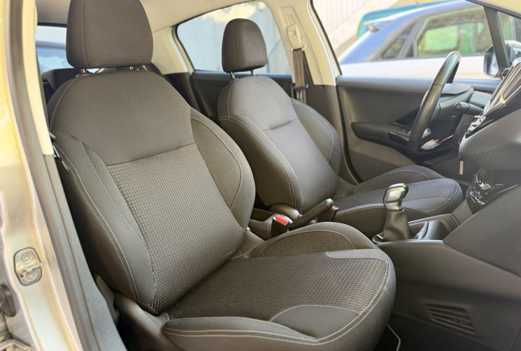 Peugeot 208 1.2 THP Allure 110 cv / 35 500 km / FULL Entretien PEUGEOT / Radar de recul