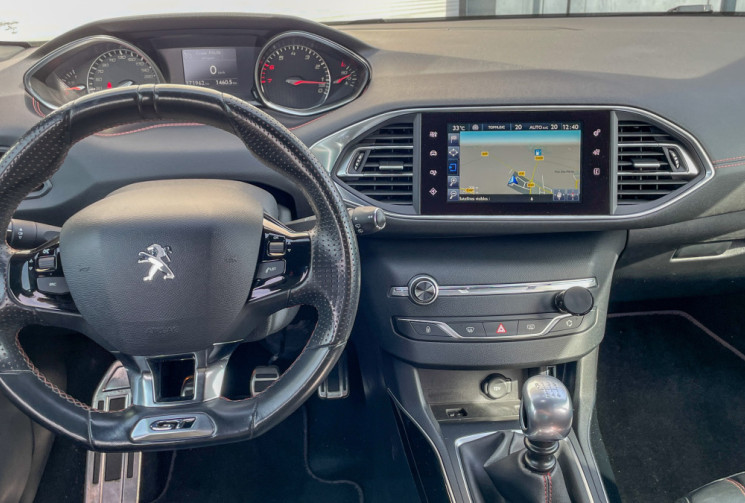 Peugeot 308 GT 1.6 THP 205 cv  MOTEUR A CHAINE CUIR CHAUFFANT MASSANT CAM DENON CARNET  