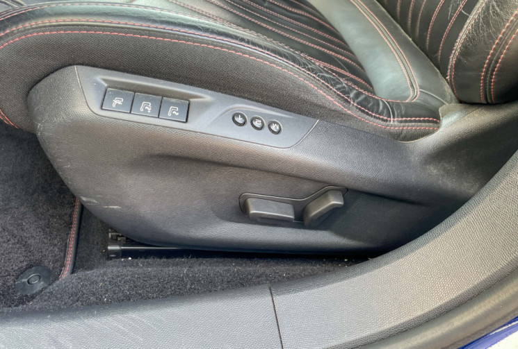 Peugeot 308 GT 1.6 THP 205 cv  MOTEUR A CHAINE CUIR CHAUFFANT MASSANT CAM DENON CARNET  