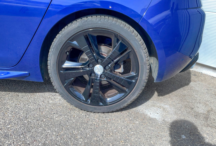Peugeot 308 GT 1.6 THP 205 cv  MOTEUR A CHAINE CUIR CHAUFFANT MASSANT CAM DENON CARNET  