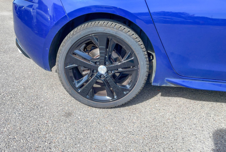 Peugeot 308 GT 1.6 THP 205 cv  MOTEUR A CHAINE CUIR CHAUFFANT MASSANT CAM DENON CARNET  