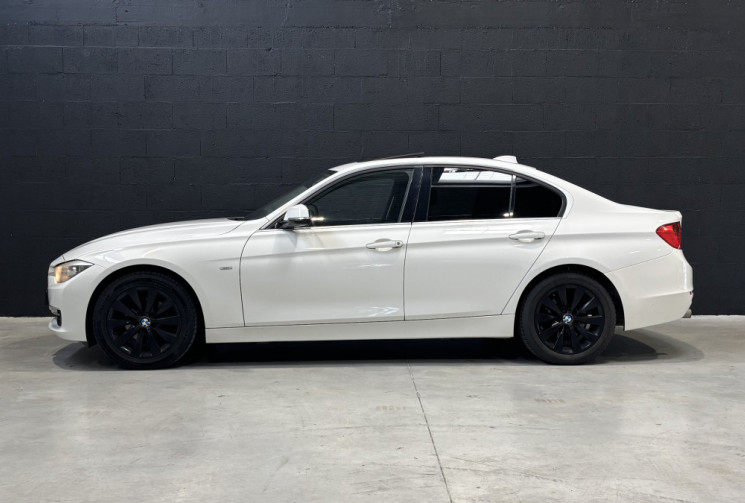 BMW Série 3 F30 318d BVA / TOIT PANO OUVRANT / ATTELAGE ÉLEC. / ACCÈS CONFORT / CHAÎNE CHANGÉE