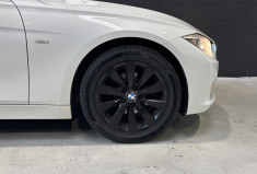 BMW Série 3 F30 318d BVA / TOIT PANO OUVRANT / ATTELAGE ÉLEC. / ACCÈS CONFORT / CHAÎNE CHANGÉE