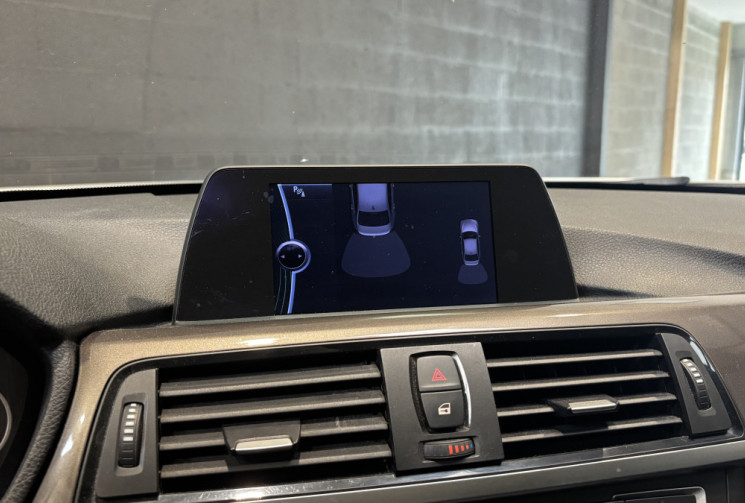 BMW Série 3 F30 318d BVA / TOIT PANO OUVRANT / ATTELAGE ÉLEC. / ACCÈS CONFORT / CHAÎNE CHANGÉE