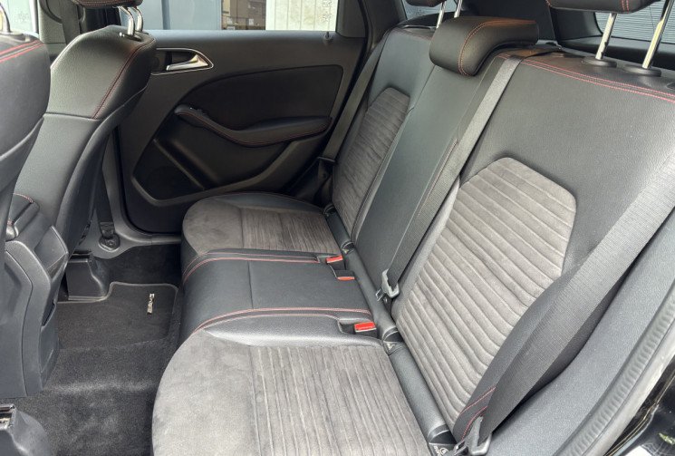 Mercedes Classe B  180 D AMG Line
