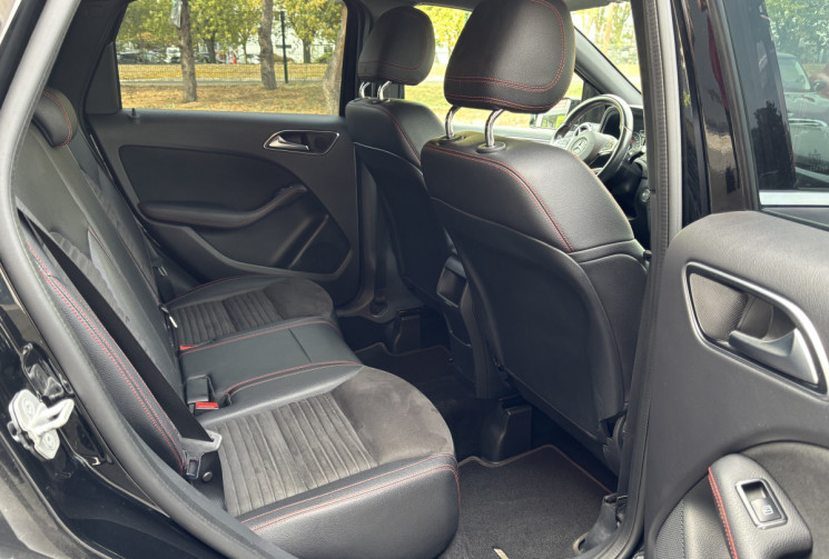 Mercedes Classe B  180 D AMG Line
