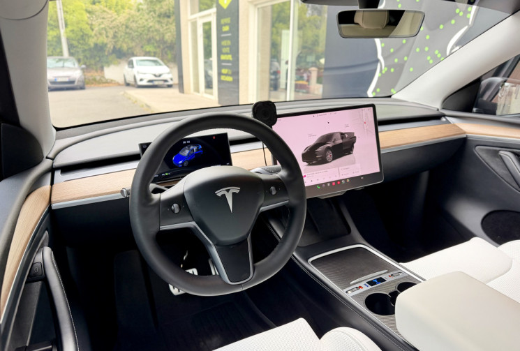 Tesla Model Y Performance 514 ch AWD DUAL MOTOR Maximum Range / Full Black / Ecran Carplay / 