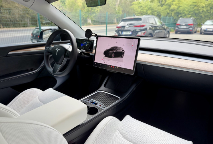 Tesla Model Y Performance 514 ch AWD DUAL MOTOR Maximum Range / Full Black / Ecran Carplay / 