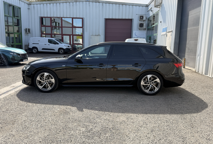 Audi A4 Avant Competition 40 TFSI 204 S tronic – Pack son BO - Pack Black - noir Mythic 