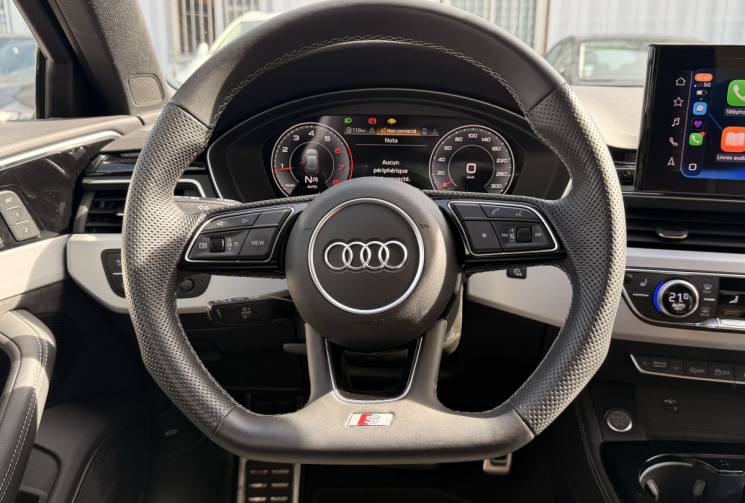 Audi A4 Avant Competition 40 TFSI 204 S tronic – Pack son BO - Pack Black - noir Mythic 