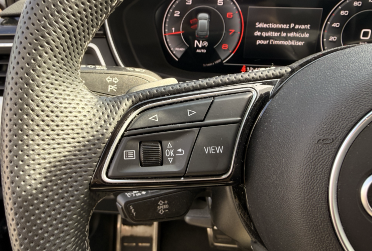 Audi A4 Avant Competition 40 TFSI 204 S tronic – Pack son BO - Pack Black - noir Mythic 