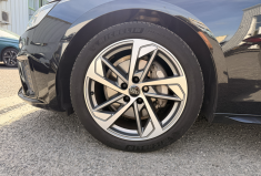 Audi A4 Avant Competition 40 TFSI 204 S tronic – Pack son BO - Pack Black - noir Mythic 