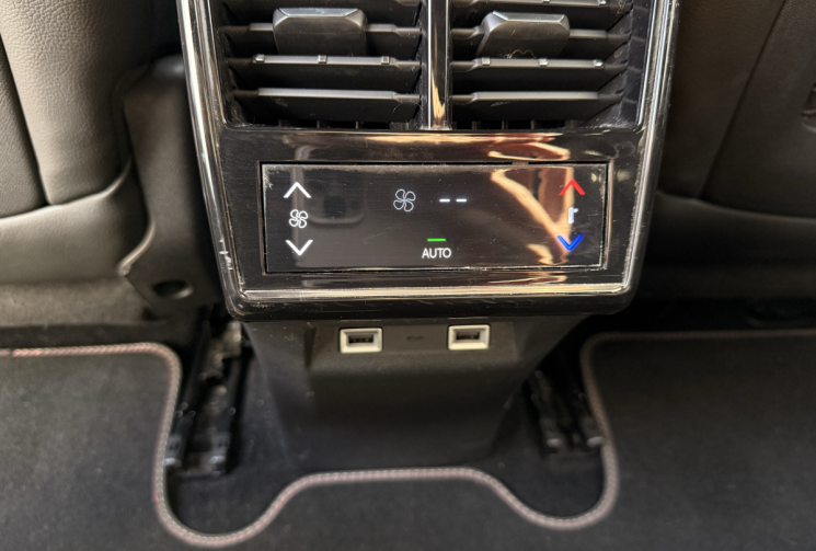 DS DS 7 Crossback 180ch Performance Line * régulateur adaptatif * carplay * excellent état *
