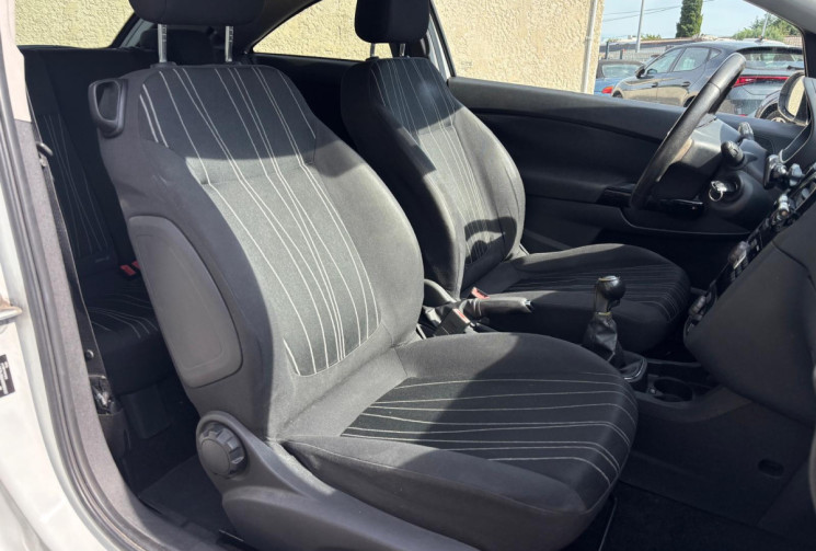 Opel Corsa 1.3 CDTI75 FAP Edition 3p Clim / bon état général / CT ok / Révisée / Garantie 