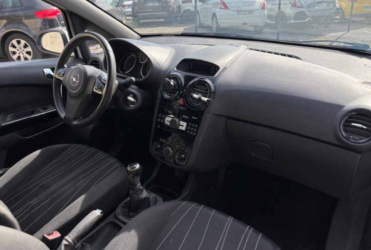 Opel Corsa 1.3 CDTI75 FAP Edition 3p Clim / bon état général / CT ok / Révisée / Garantie 