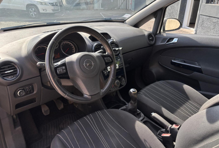 Opel Corsa 1.3 CDTI75 FAP Edition 3p Clim / bon état général / CT ok / Révisée / Garantie 
