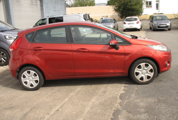 Ford Fiesta 1.4 TDCI 70 TREND 5 PORTES 1ere main