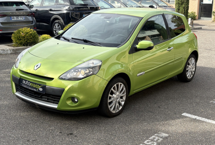 Renault Clio 3 1.6 112 ch AUTHENTIQUE / ENTRETIEN COMPLET / BVA /  KIT DE DISTRIBUTION NEUVE